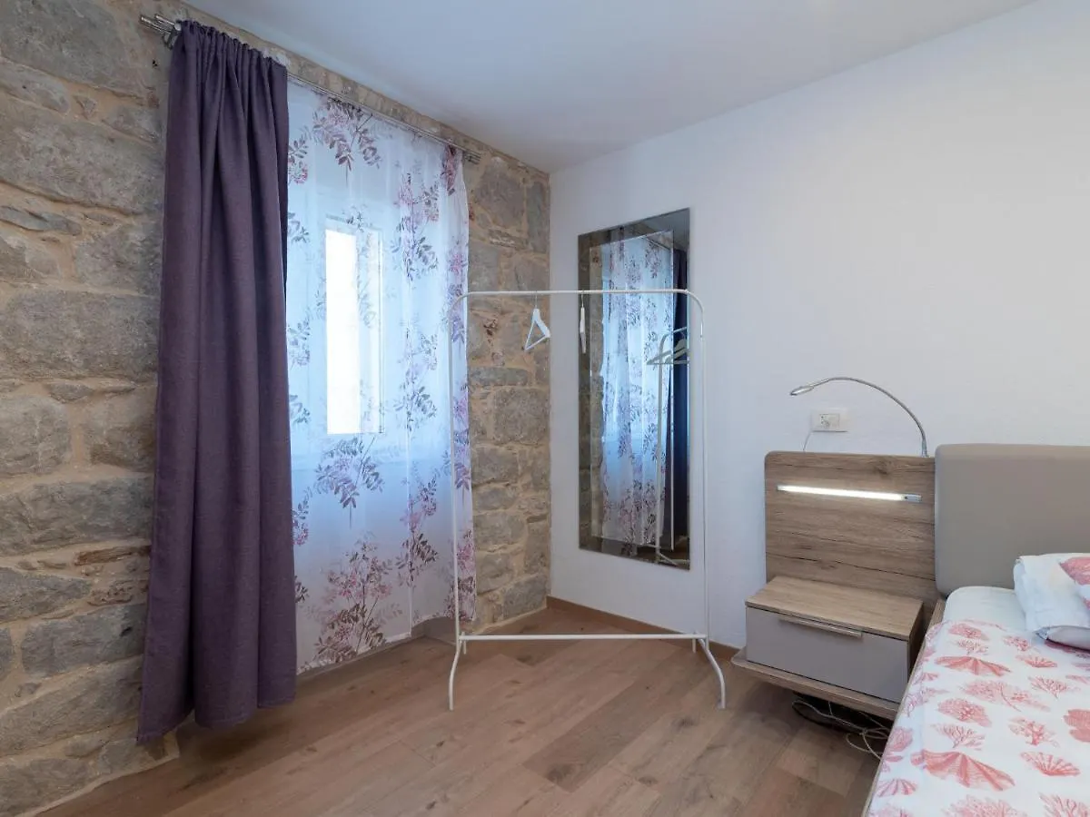 ספליט Apartment Lara'S House By Interhome 0*,